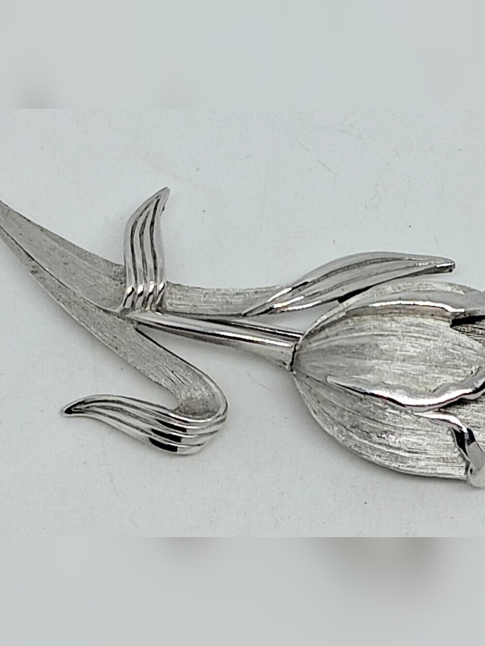 * Vintage Crown Trifari Silver Tone Tulip Flower Pin Brooch